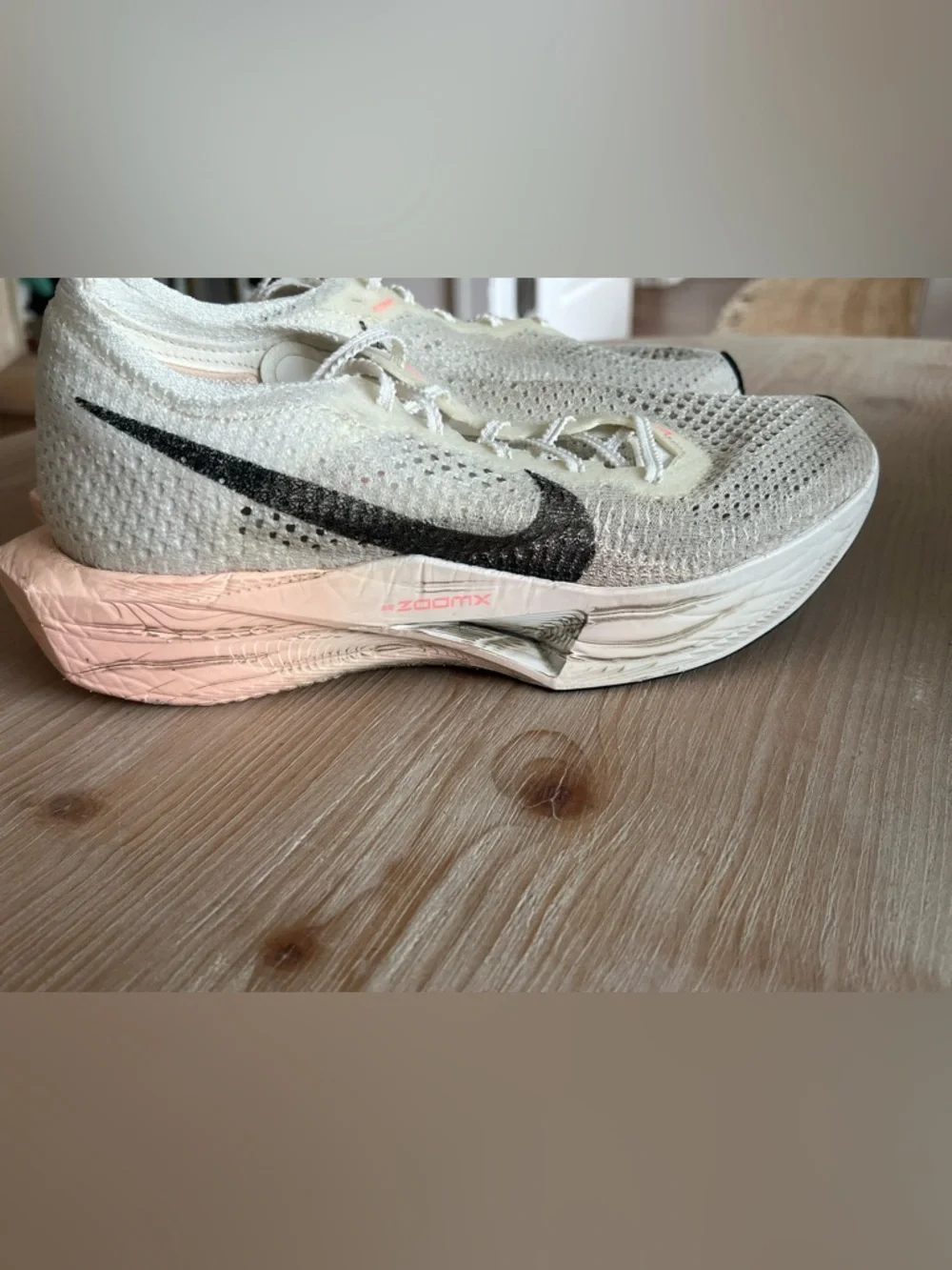 Nike Vaporfly white and pink Size 9